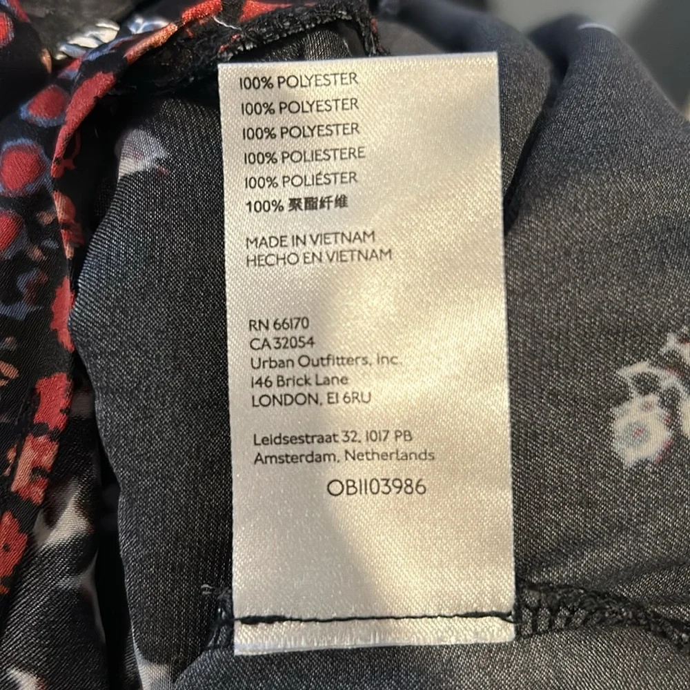 Free People Run Free Tunic Blouse size M Bohemian black floral Night Shade satin - Picture 6 of 15